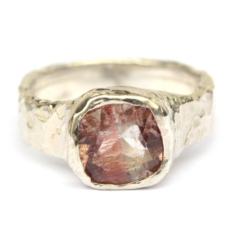 Ring met strawberry quartz