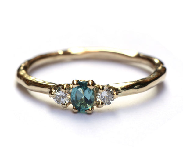 Verlovingsring met groene toermalijn en diamant
