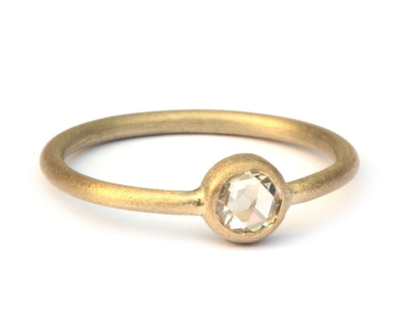 Ring met antieke ronde diamant
