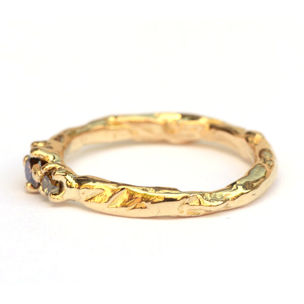 Ring met bruine en olive green diamanten