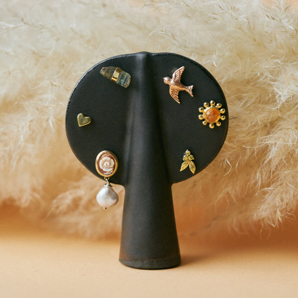 Single crystal stud