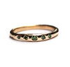 Ring met vijf groene diamantjes