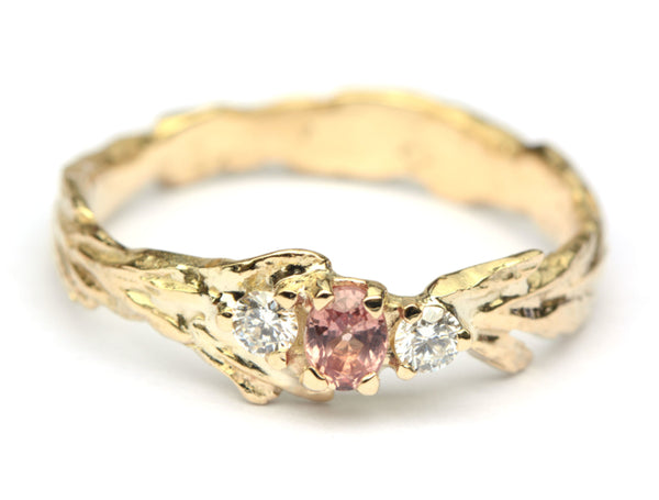 Unieke trouwring met roze saffier en diamant
