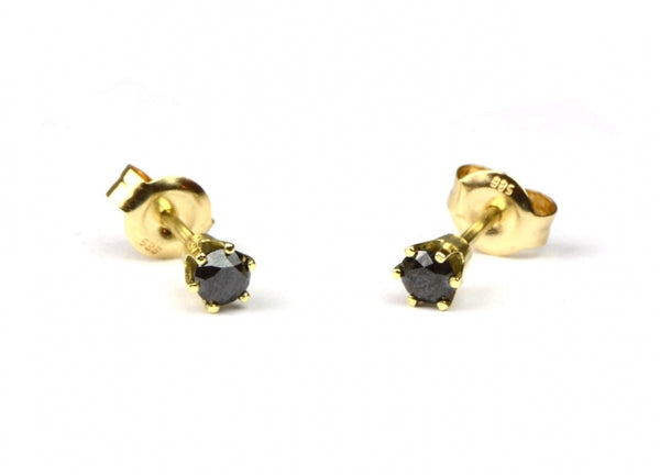 Oorstekers met zwarte diamantjes