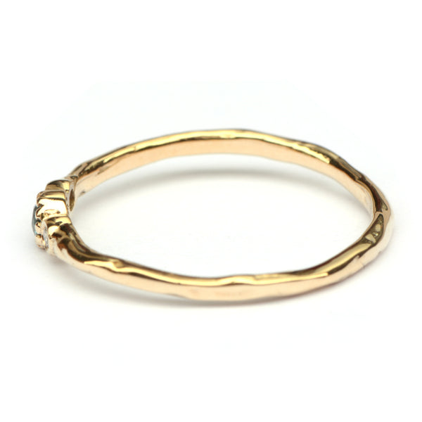 Minnie ring met groene toermalijn en diamant