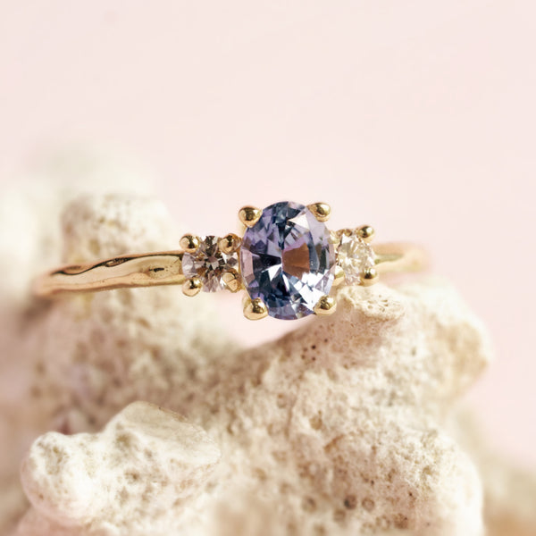 Ring Victoria met blauwe ceylon saffier