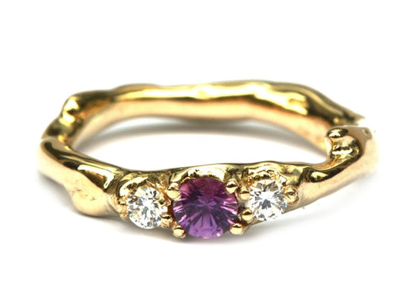 Koraalring met toermalijn en diamant