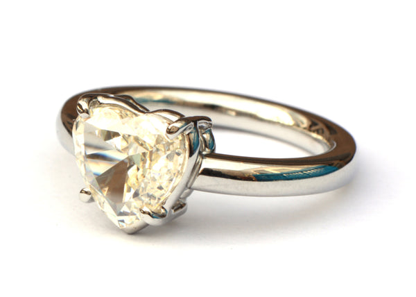 Verlovingsring met heart shape diamant