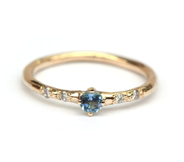 Ring met aquamarijn en diamantjes