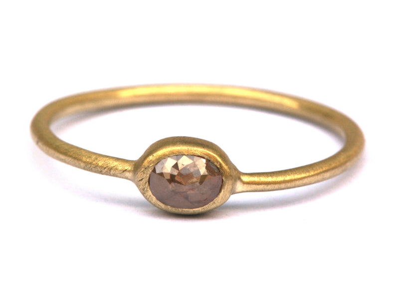 Fijne ring met ovale roosdiamant