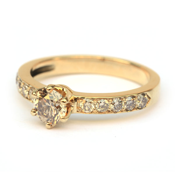 Ring met natural brown diamanten