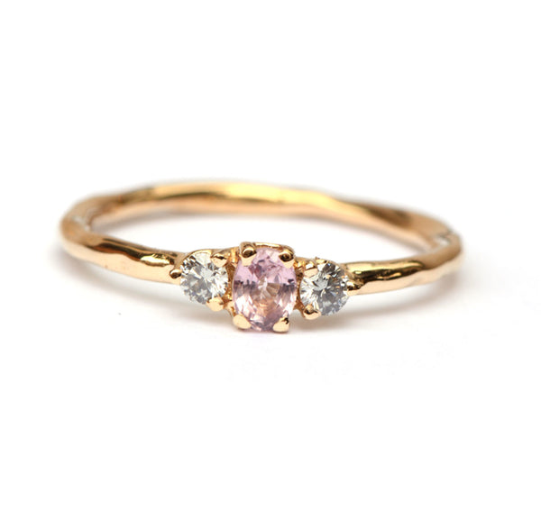 Ring met roze saffier en grijze diamanten