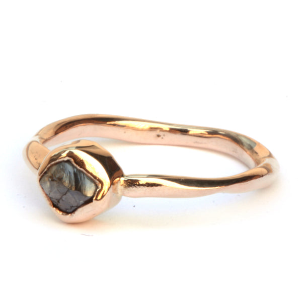 Ring met ruwe diamant