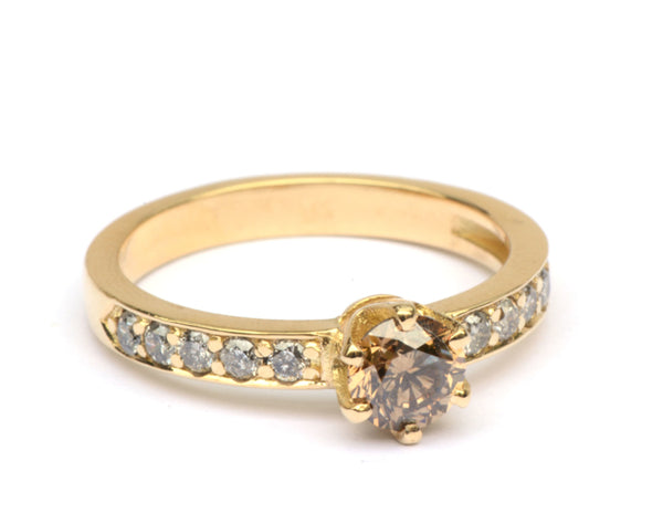 Rustieke ring met bruine en grijze diamanten
