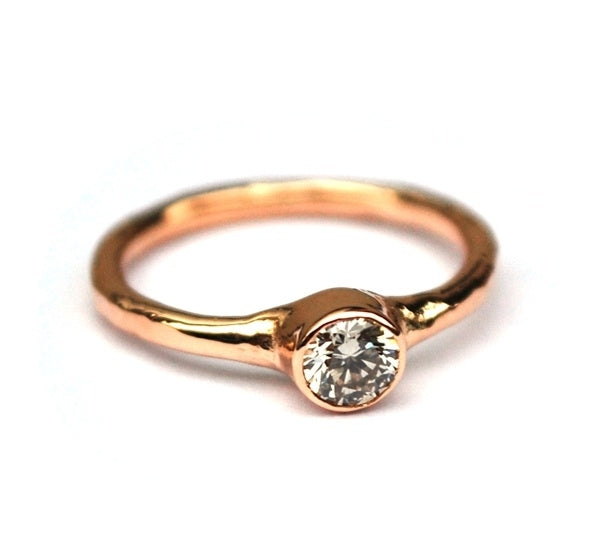 Rosegouden ring met diamant