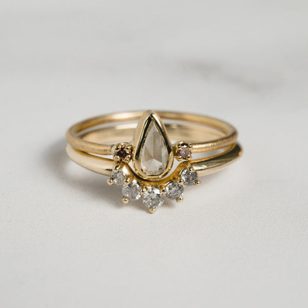 Stackring met vijf bruine diamantjes