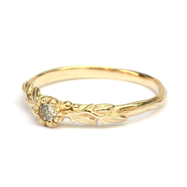 Ring Rosa Nora in geelgoud met diamant