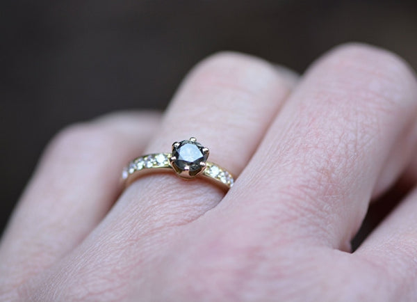 Ring met fancy diamanten