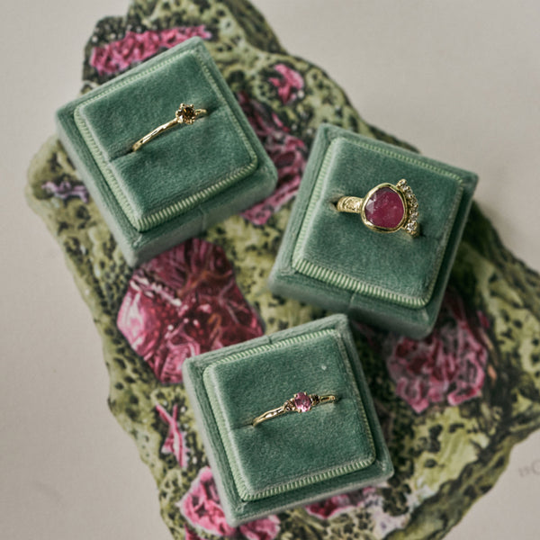 Ring met roze saffier en choco diamanten