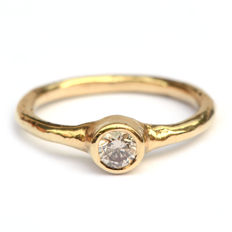 Ring met light pink diamant
