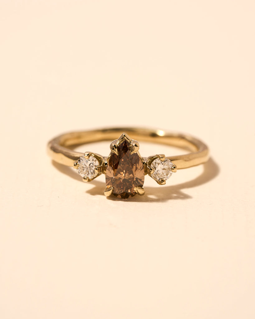 top Christendom Compliment Verlovingsring met fancy diamant– Nadine Kieft Jewelry Amsterdam
