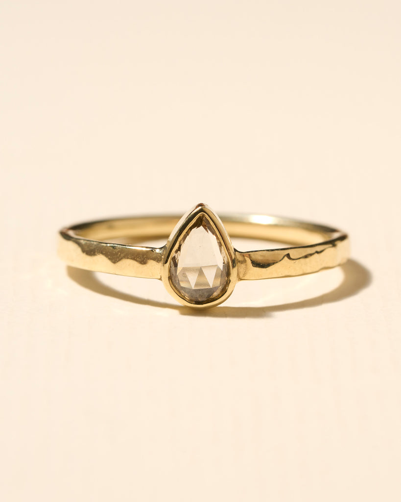 Ring Met Diamanten Druppel Nadine Kieft Jewelry Amsterdam ring-met-diamanten-druppel-nadine-kieft-jewelry-amsterdam