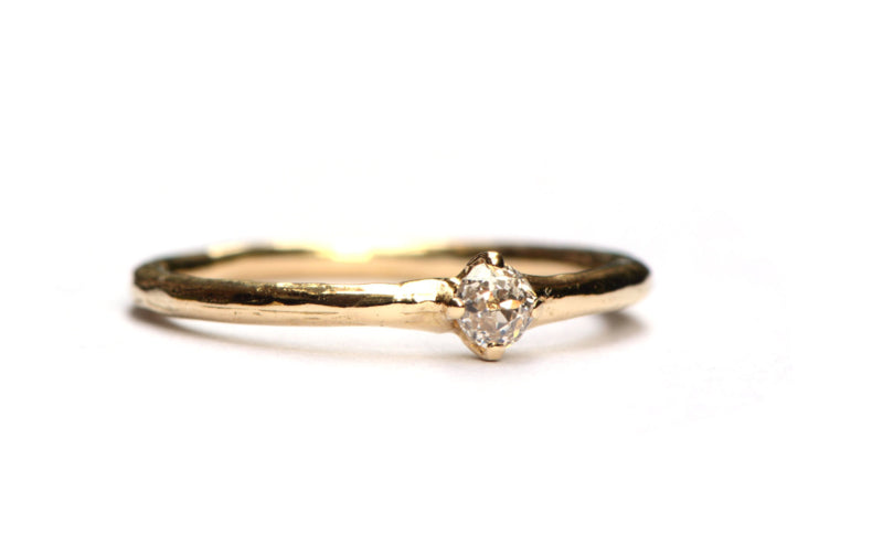 Ring met antieke diamant
