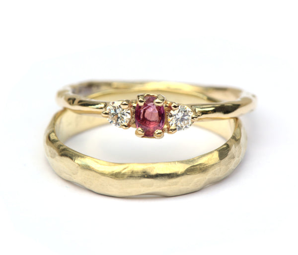 Trouwringenset met robijn en diamant