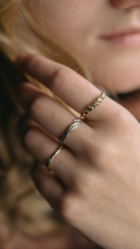 Ring met vijf bruine diamanten