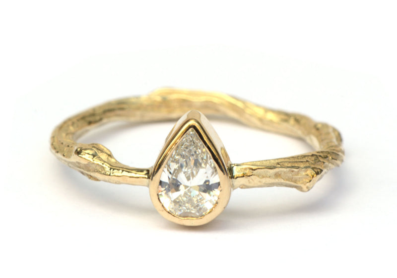 Verlovingsring met druppeldiamant
