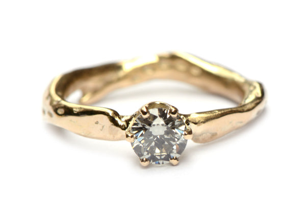 Verlovingsring met grijze diamant