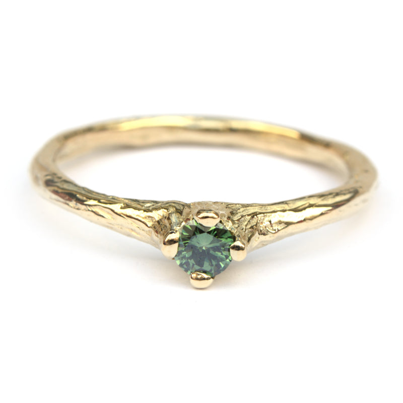Nymph ring met groene diamant
