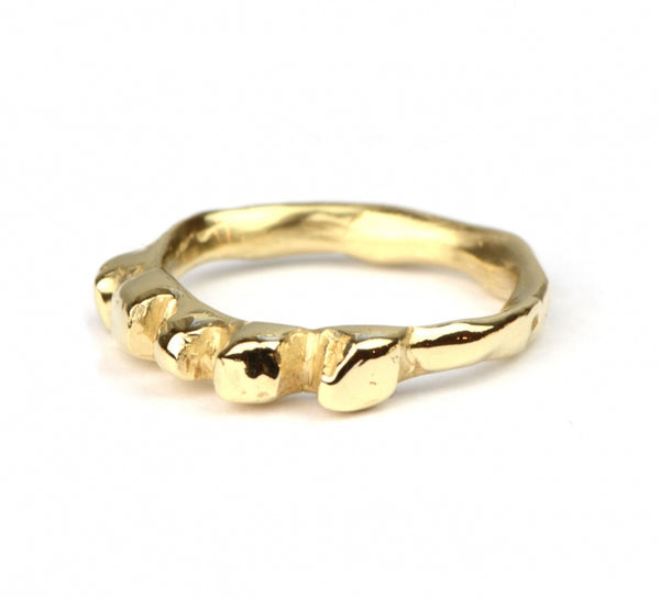 Ring met vijf rotsjes