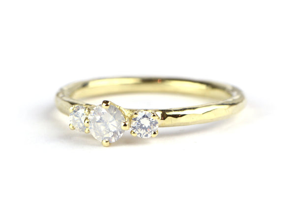 Ring met opaaldiamanten