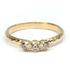 Romantische ring met drie pinkish brown diamanten