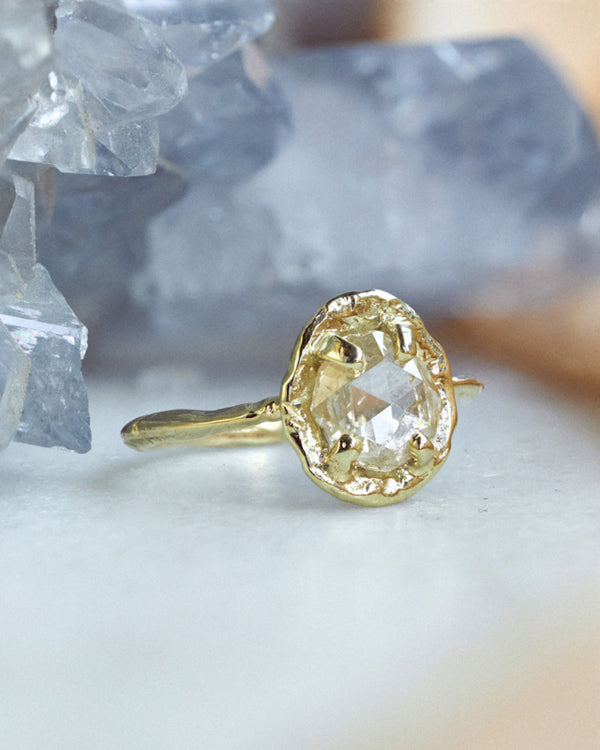 Ring met roos geslepen diamant