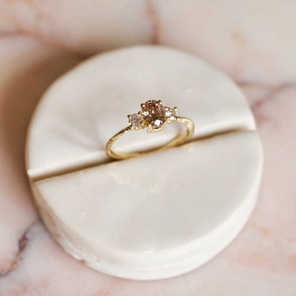 Ring Nalda met grote natural brown diamant