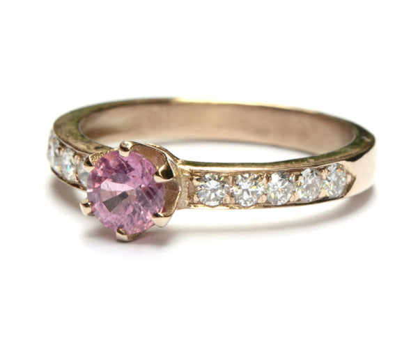 Ring Marilyn met roze saffier