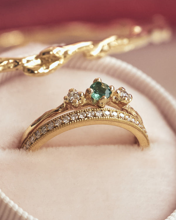 Ring met smaragd en diamant