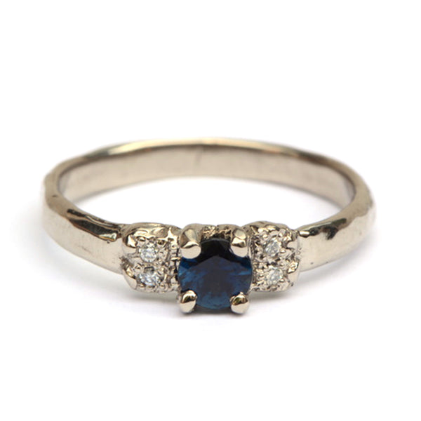 Ring Oda met saffier