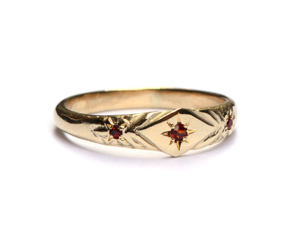 Ring wiebertje met granaat