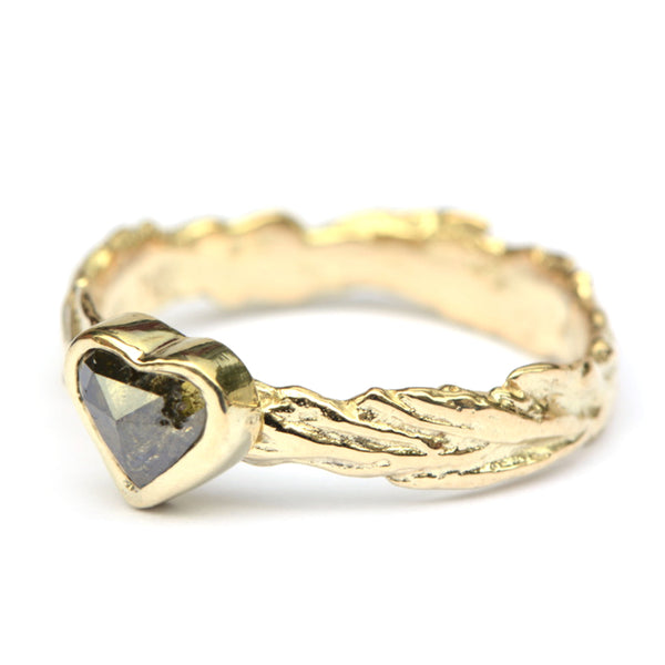 Ring met diamanten hart