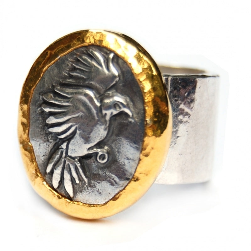 Ring met zilveren vogelcamee