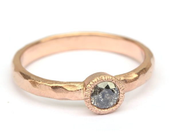 Roodgouden ring met galaxy diamant