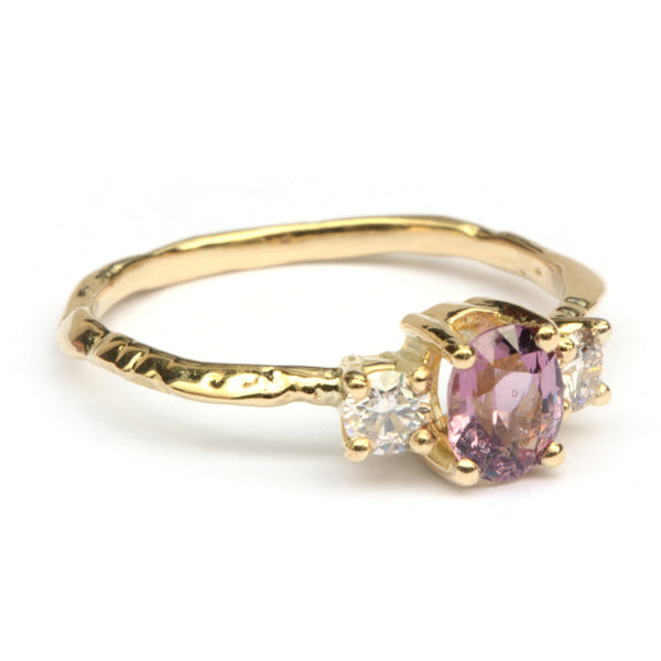 Ring Nalda met paarse spinel