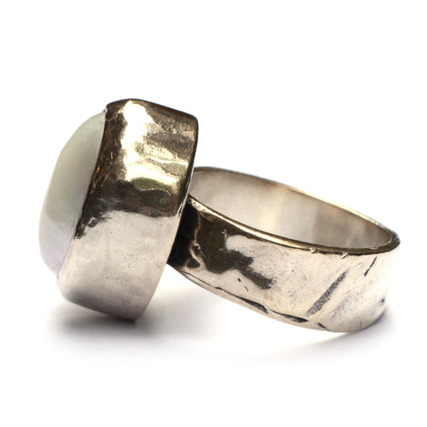 Zilveren ring met grote parel