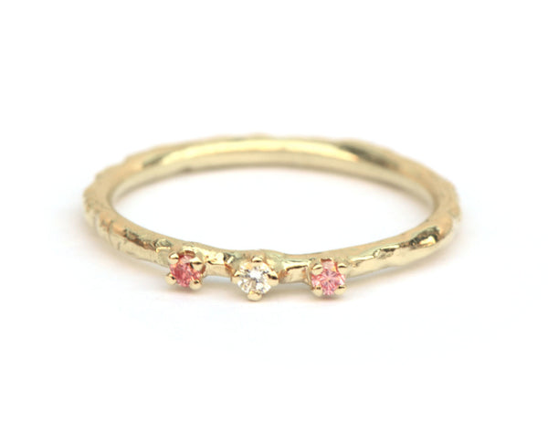 Ring met framboise diamantjes