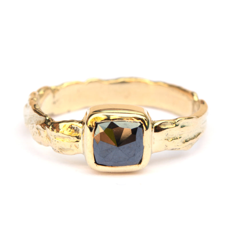 Ring met cushion cut zwarte diamant