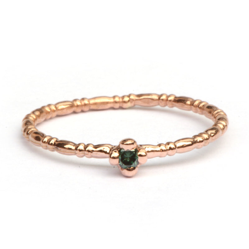 Noa ring met groene diamant