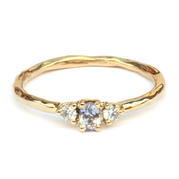 Ring met blauwe saffier en diamant